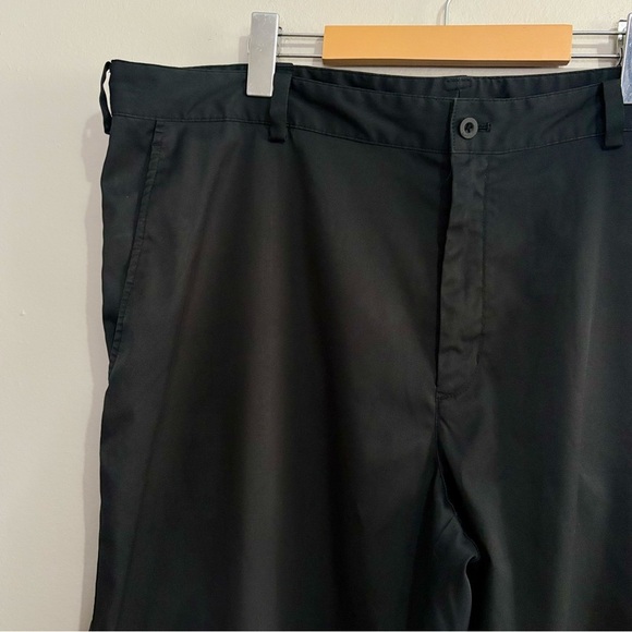 Nike Golf DRI-FIT Black Flat Front Shorts Athletic Style - Picture 3 of 10